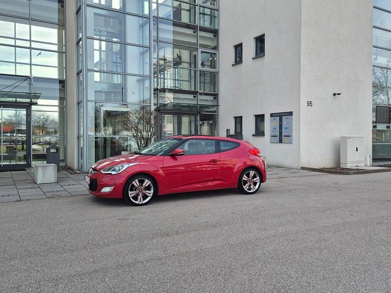 Gebraucht Hyundai Veloster Style 140 PS (102 kW) 2012 Rot Coupé