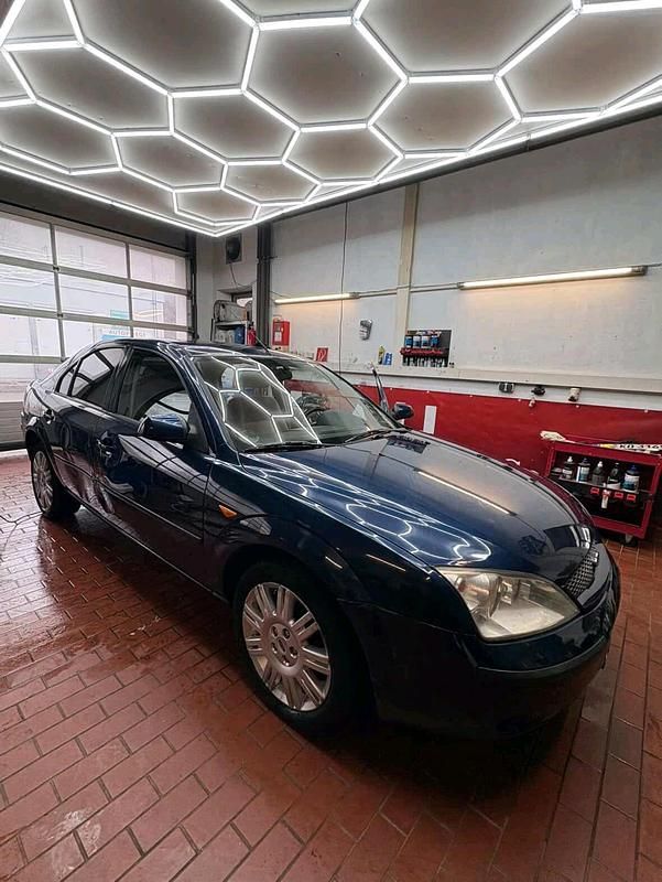 Gebraucht Ford Mondeo 131 PS (96 kW) 2003 Andere farben Limousine