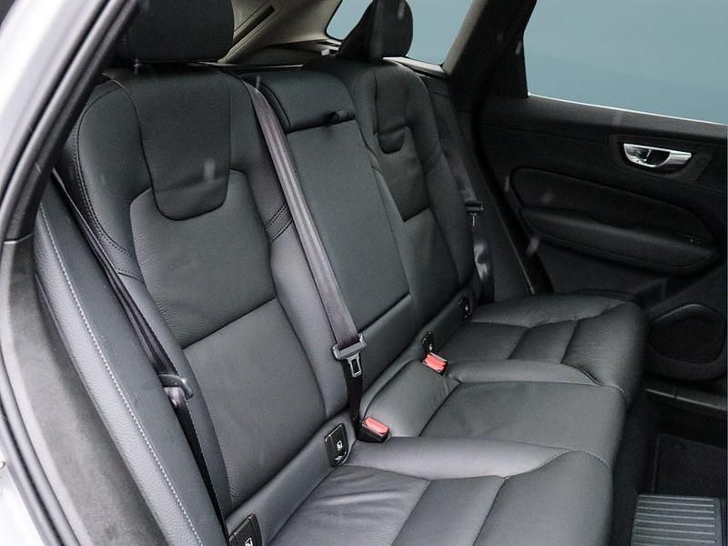 Gebraucht Volvo XC60 Plus 349 PS (256 kW) 2025 Silber SUV