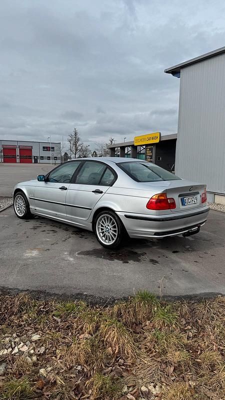 Gebraucht BMW 316 115 PS (84 kW) 2000 Limousine