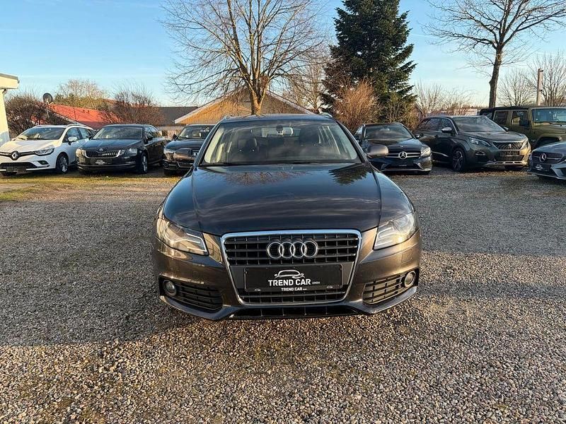 Gebraucht Audi A4 Attraction 143 PS (105 kW) 2011 Grau Kombi