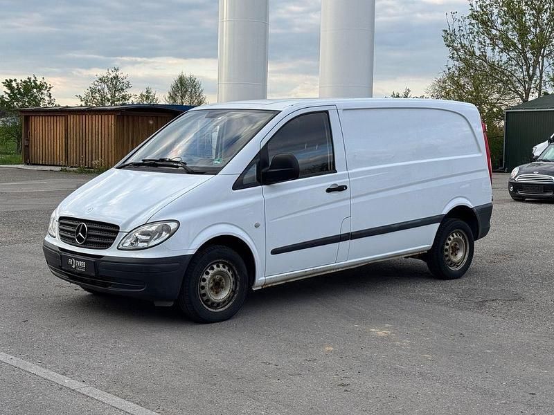 Weiß Gebraucht 2007 Mercedes Vito Van / Kleinbus | 8.900 € (Teuer) - Bild 1/4