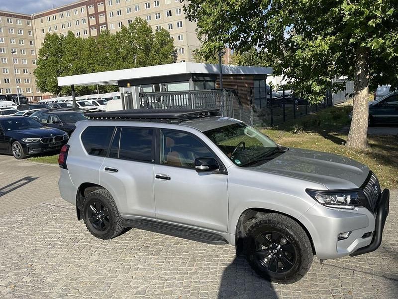 Gebraucht Toyota Land Cruiser 177 PS (130 kW) 2019 Silber (metallic) SUV