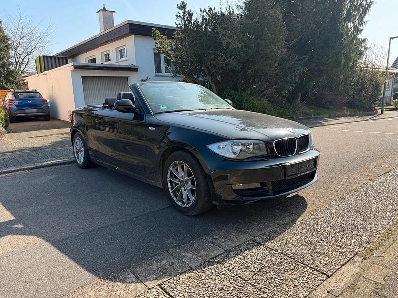 Gebraucht BMW 118 Cabriolet 143 PS (105 kW) 2010 Schwarz Cabrio