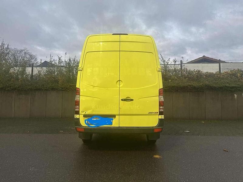 Second-hand Mercedes Sprinter 109 CP (80 kW) 2011 Galben Van
