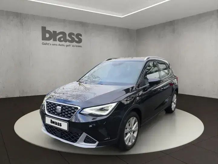Midnight schwarz metallic Gebraucht 2023 Seat Arona Xperience SUV | 19.980 € (Guter Preis) - Bild 1/4