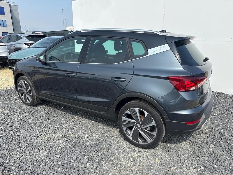 Neu Seat Arona FR 116 PS (85 kW) 2025 Magent grau dach schwarz s9e7 SUV