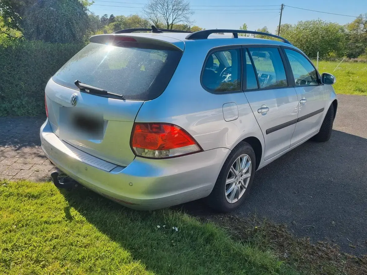 Second-hand VW Golf VII Trendline 105 CP (77 kW) 2013 Argintiu Break