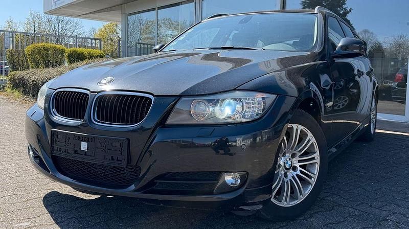 Gebraucht BMW 318 143 PS (105 kW) 2013 Schwarz Kombi