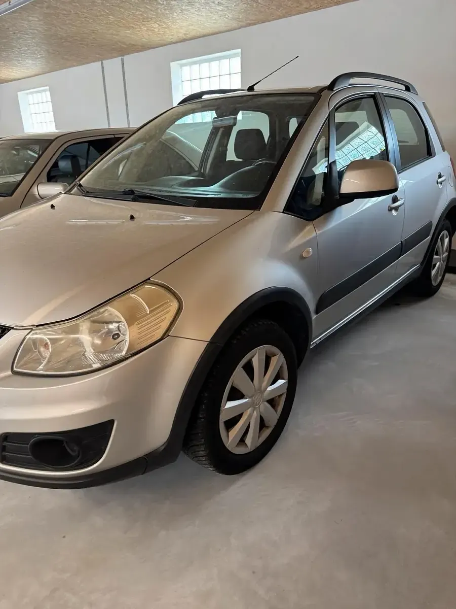 Gebraucht Suzuki SX4 111 PS (81 kW) 2013 Silber Limousine