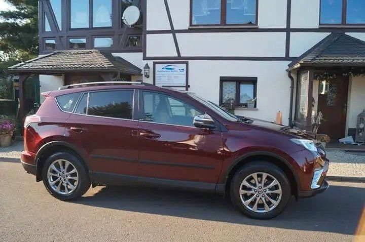 Rot Gebraucht 2017 Toyota RAV4 Hybrid Edition-S SUV | 18.950 € - Bild 1/4