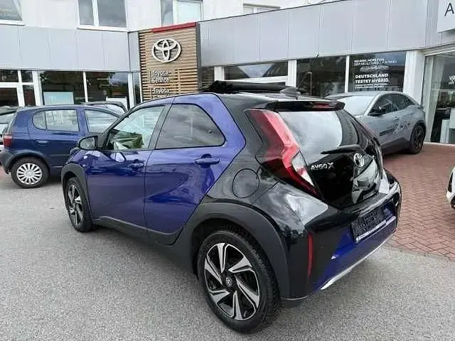 Gebraucht Toyota Aygo X X-plore 72 PS (52 kW) 2022 Juniper blue/black mica SUV