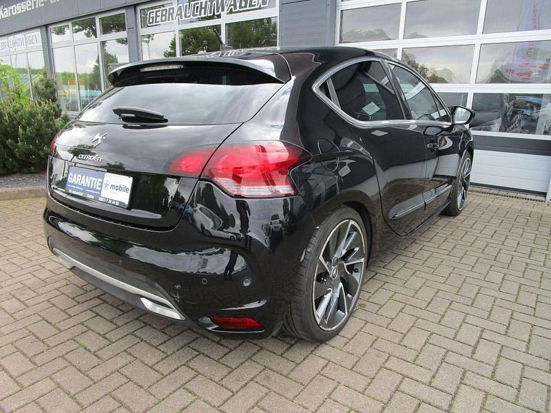 Gebraucht Citroën DS4 Sport Chic 163 PS (119 kW) 2013 Schwarz Kleinwagen