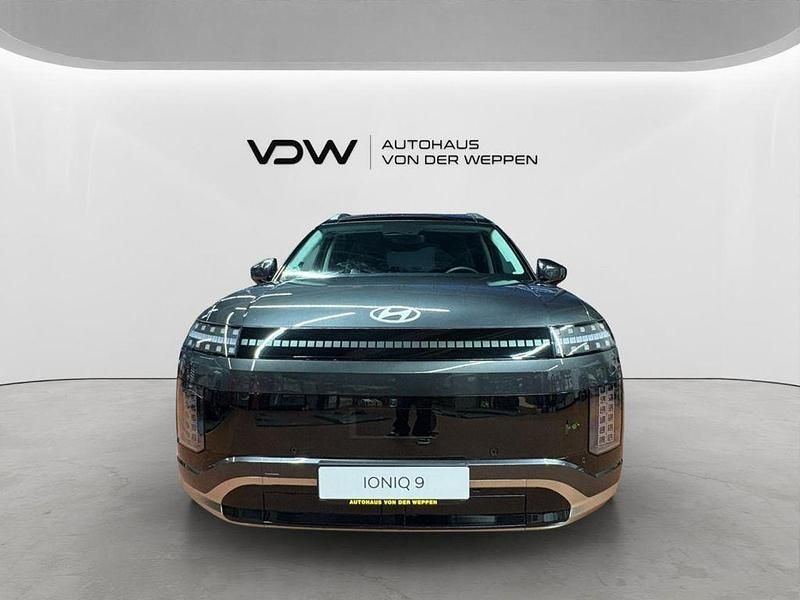 Neu Hyundai Ioniq 9 Comfort 225 kW (307 PS) 2025 Grau SUV