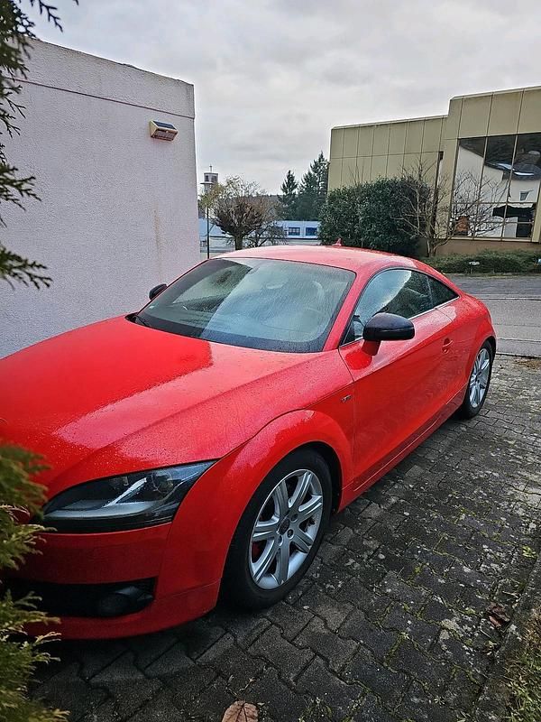 Gebraucht Audi TT 160 PS (117 kW) 2010 Rot Coupé