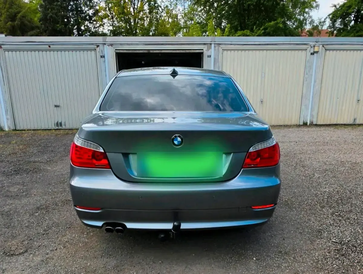 Gebraucht BMW 525 218 PS (160 kW) 2008 Grau Limousine
