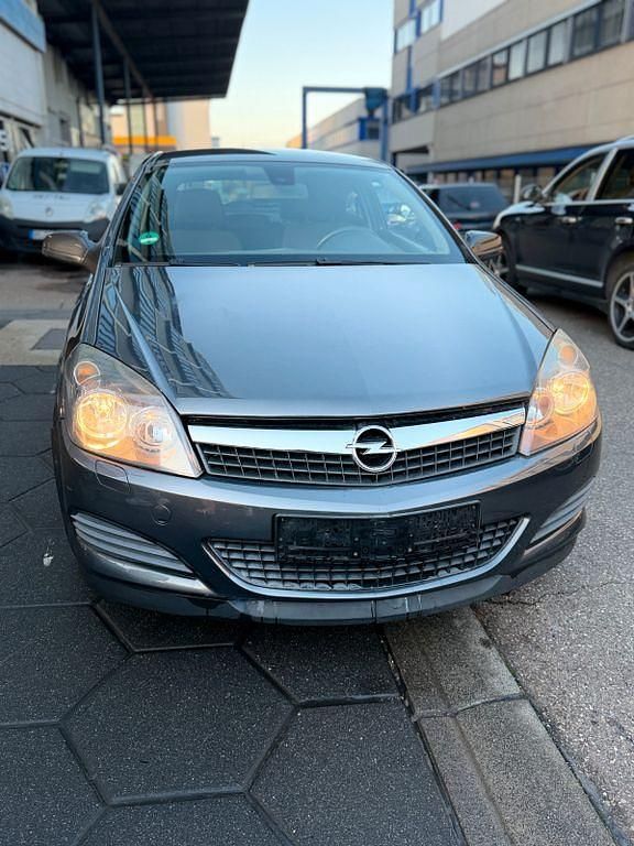 Gebraucht Opel Astra GTC Edition 116 PS (85 kW) 2009 Grau Kleinwagen