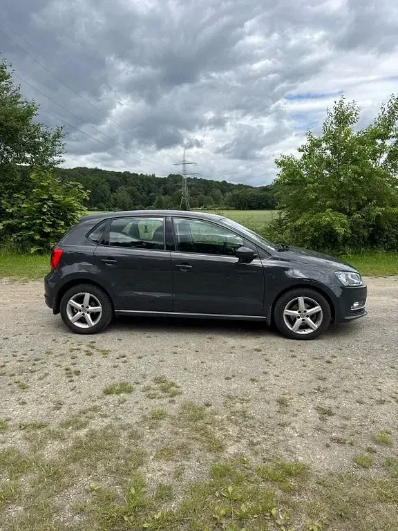 Gebraucht VW Polo 90 PS (66 kW) 2015 Schwarz Limousine