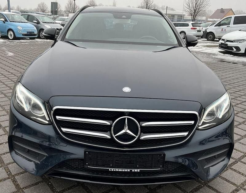 Gebraucht Mercedes E350 AMG 258 PS (189 kW) 2017 Grün Limousine