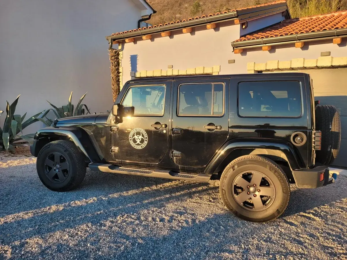 Gebraucht Jeep Wrangler Sahara 200 PS (147 kW) 2011 Schwarz SUV