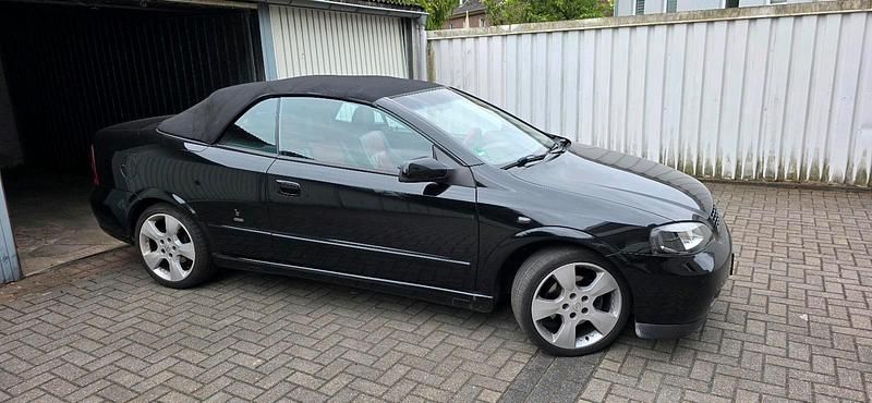 Schwarz Gebraucht 2004 Opel Astra Cabriolet Cabrio | 1.400 € (Guter Preis) - Bild 1/4