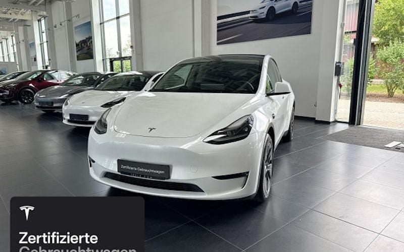 Weiß Gebraucht 2025 Tesla Model Y Long Range SUV | 47.600 € (Fairer Preis) - Bild 1/4