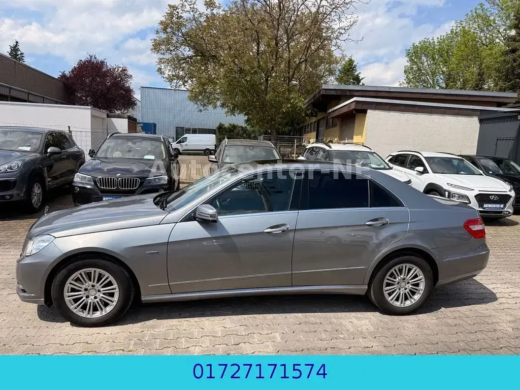 Używany Mercedes E250 204 KM (150 kW) 2012 Szary Sedan/Limuzyna