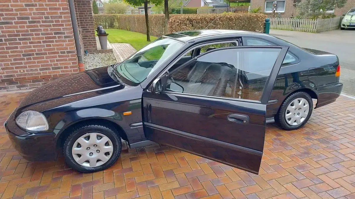 Occasion Honda Civic LS 105 ch (77 kW) 1998 Noir Coupé