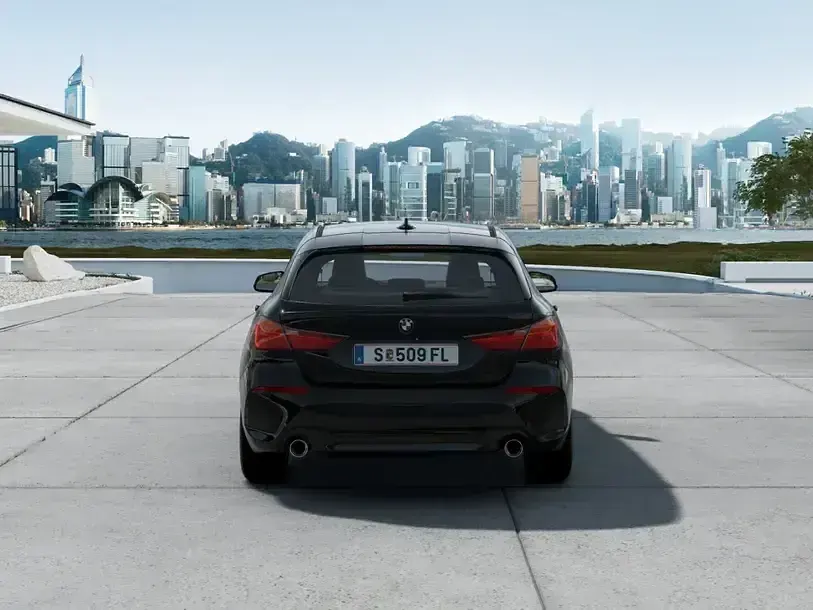Gebraucht BMW 118 Advantage 150 PS (110 kW) 2023 Black sapphire (schwarz) Kleinwagen
