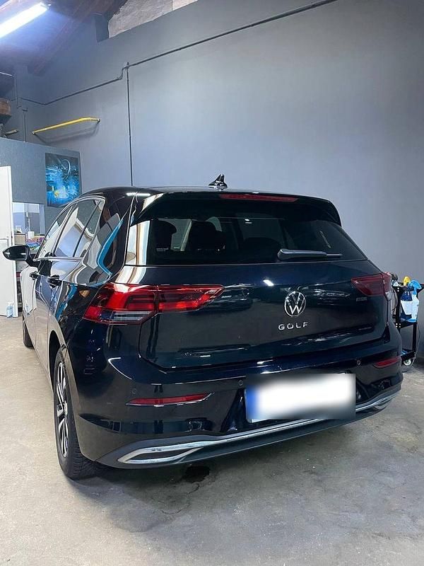 Gebraucht VW Golf VIII Active 150 PS (110 kW) 2022 Schwarz Limousine