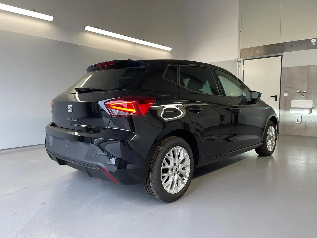 Neu Seat Ibiza CONNECT 95 PS (69 kW) 2026 [0e0e] midnight schwarz metallic Kleinwagen