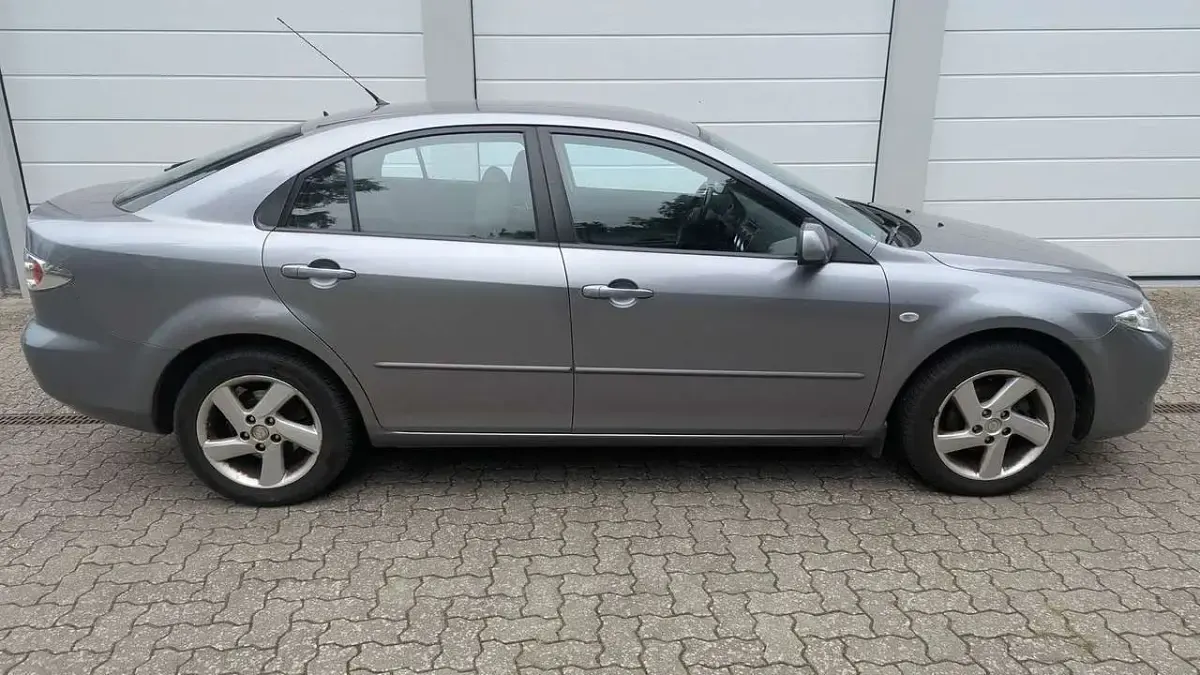 Gebraucht Mazda 6 120 PS (88 kW) 2003 Silber/grau Limousine