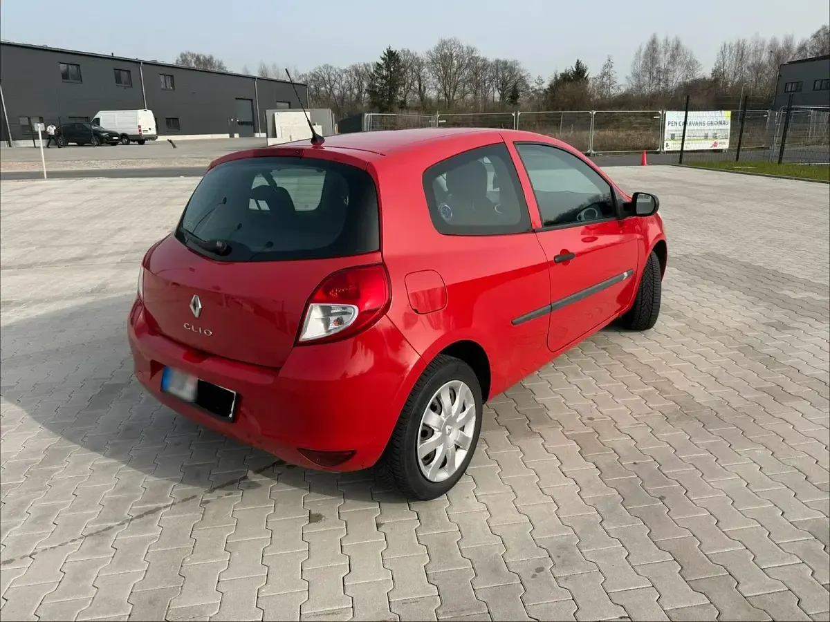 Gebraucht Renault Clio IV 75 PS (55 kW) 2012 Rot Limousine