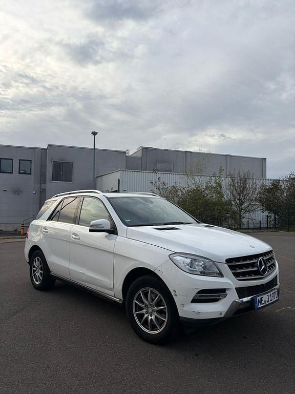 Weiß Gebraucht 2014 Mercedes ML350 SUV | 11.500 € (Superpreis) - Bild 1/4