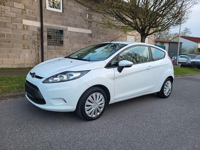Gebraucht Ford Fiesta Trend 60 PS (44 kW) 2011 Weiß Kleinwagen