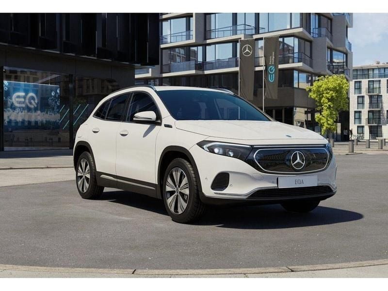 Gebraucht Mercedes EQA250 Progressive 139 kW (190 PS) 2022 Weiß SUV