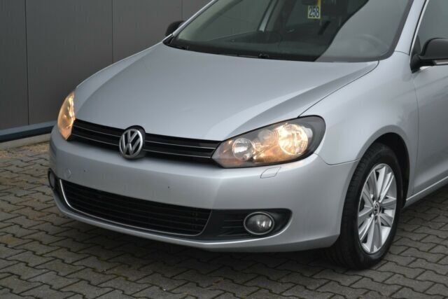 Gebraucht VW Golf VI Style 105 PS (77 kW) 2011 Silber metallic Kleinwagen