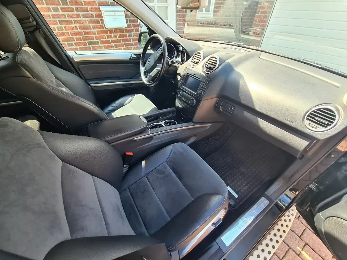 Gebraucht Mercedes ML280 190 PS (139 kW) 2009 Schwarz SUV