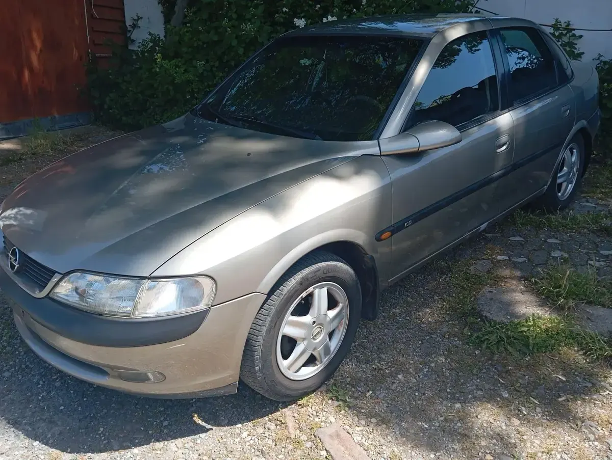 Gebraucht Opel Vectra 116 PS (85 kW) 1996 Grau Limousine