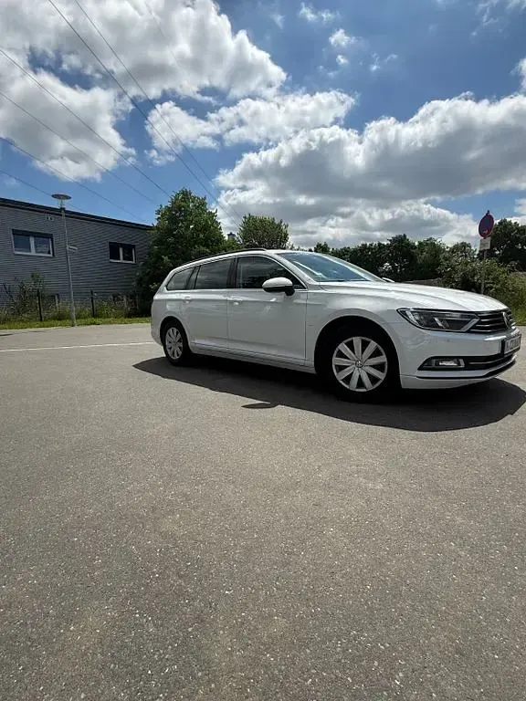 Gebraucht VW Passat Comfortline 150 PS (110 kW) 2016 Weiß Kombi
