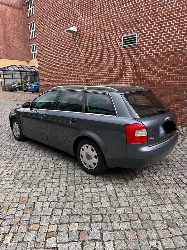 Gebraucht Audi A4 131 PS (96 kW) 2002 Grau Kombi