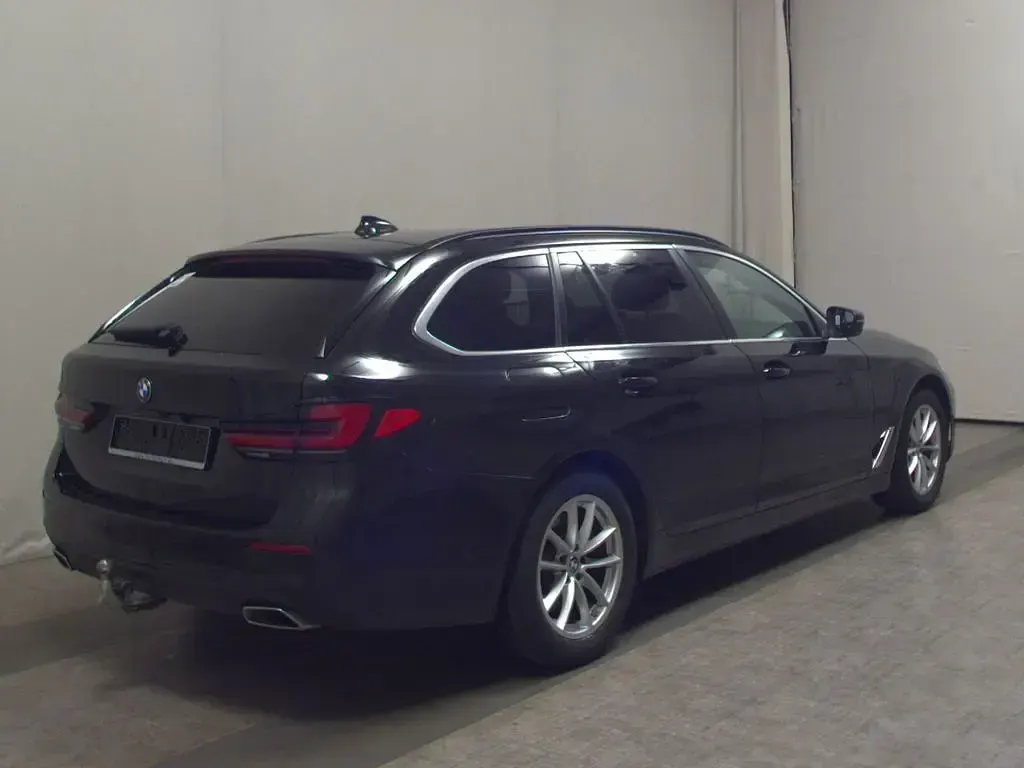 Gebraucht BMW 520 190 PS (139 kW) 2022 Schwarz Limousine