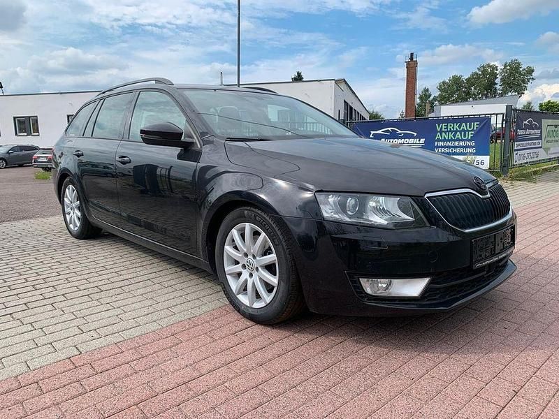 Schwarz Gebraucht 2015 Skoda Octavia Kombi | 9.900 € (Fairer Preis) - Bild 1/3