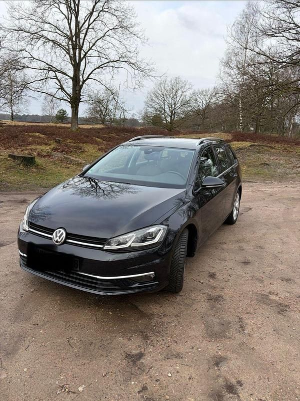 Gebraucht VW Golf VII Highline 150 PS (110 kW) 2019 Schwarz Kombi
