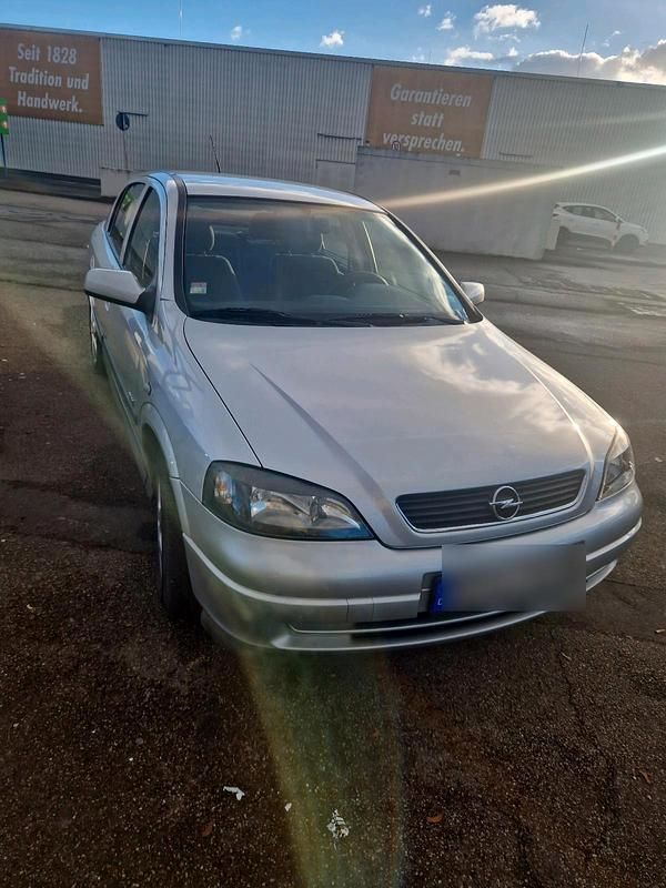Silber Gebraucht 2001 Opel Astra Njoy Limousine | 1.900 € (Fairer Preis) - Bild 1/4