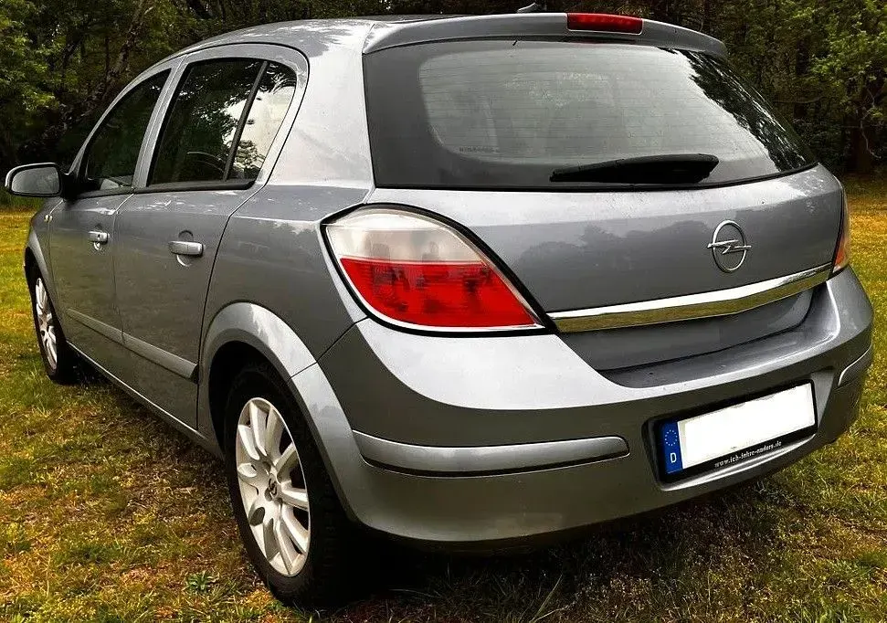 Usata Opel Astra 105 CV (77 kW) 2006 Grigio Berlina
