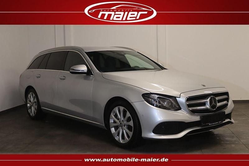 Iridiumsilber Gebraucht 2018 Mercedes E200 Avantgarde Kombi | 20.800 € (Superpreis) - Bild 1/4