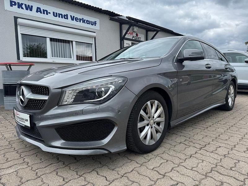 Grau Gebraucht 2016 Mercedes CLA200 Shooting Brake AMG Kombi | 14.999 € (Fairer Preis) - Bild 1/4