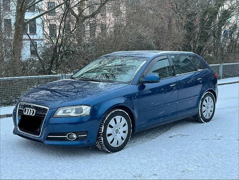 Blau Gebraucht 2012 Audi A3 Limousine | 4.400 € (Superpreis) - Bild 1/4