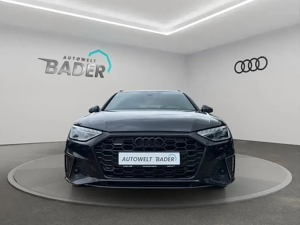 Gebraucht Audi A4 S-Line 204 PS (150 kW) 2023 Mythosschwarz metallic Kombi
